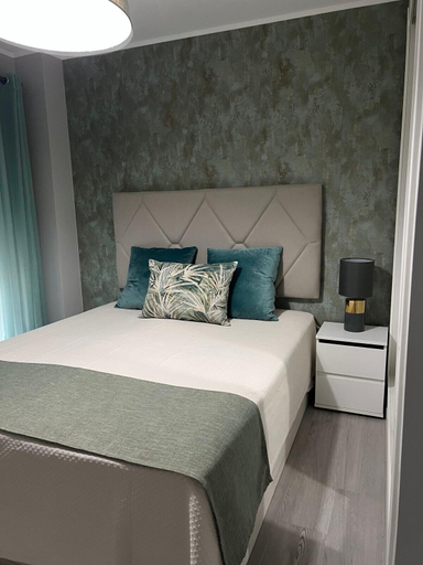 Room 4, Faro Modern by Homing, Faro