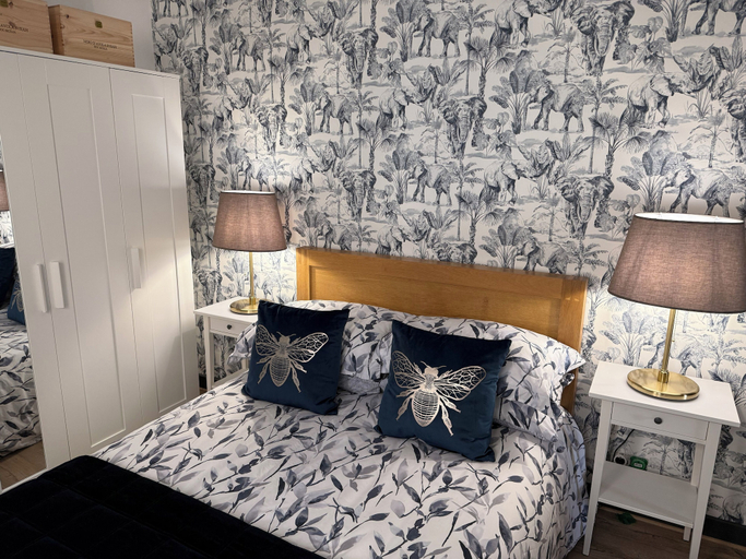 Bedroom 4, Herbert George Apartment Hotel, Lot-et-Garonne