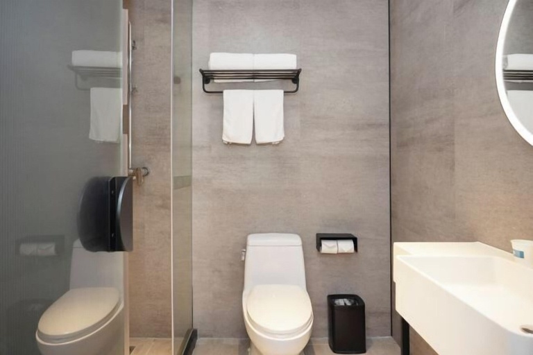 Bathroom 5, HanTing Hotel (Shanghai Jing'an Daning Park), Shanghai