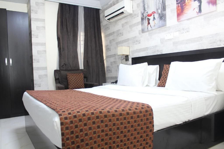 Room 5, Oxygen Orbis Hotel, Akinyele