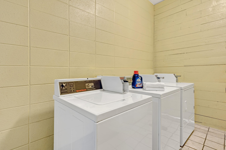 Bathroom 4, Super 8 by Wyndham Indianapolis South, Indianapolis