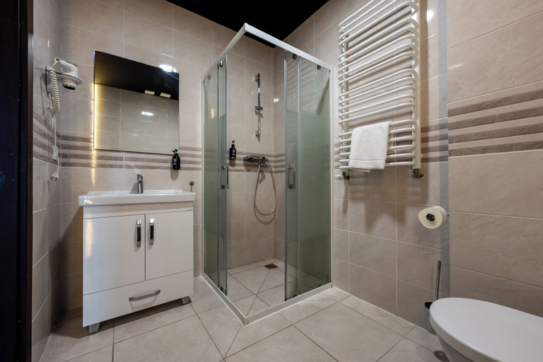 Bathroom 2, Wesoła Apartamenty, Pruszków