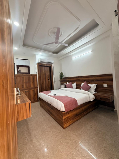 Room 2, Sky Hotel, Gurgaon
