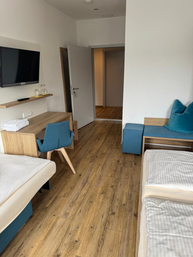 Bedroom 2, Gasthaus - Hotel Neue Post, Augsburg
