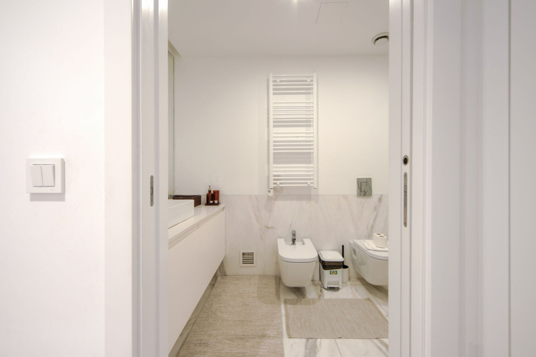 Bathroom 3, Benfica Prime Terrace II by Homing, Lisbon