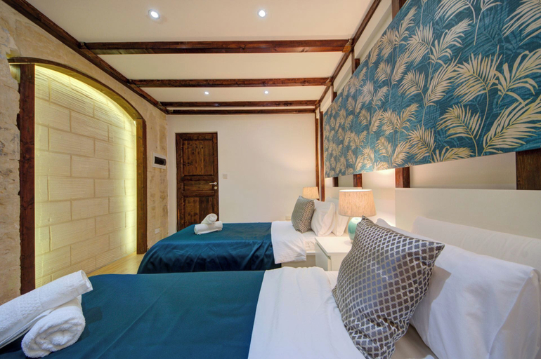 Room 3, Enchanting Stone Villa With Pool and Jacuzzi