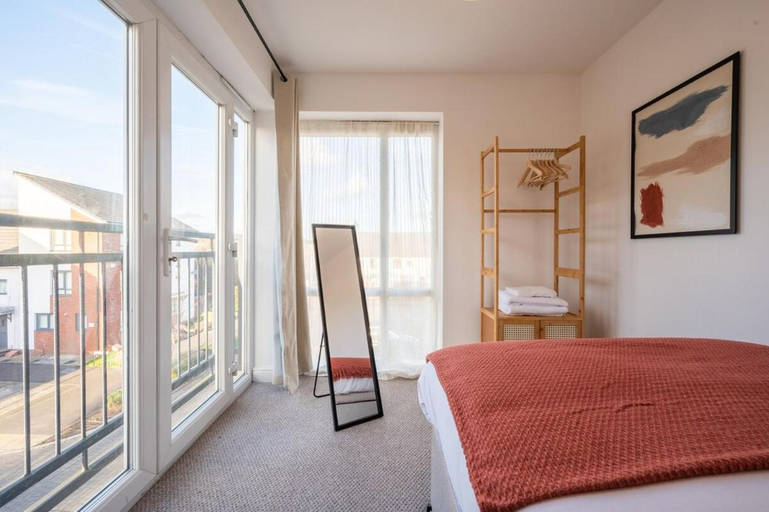 Bedroom 2, Atlanta's Residence by Ty SA, Newport