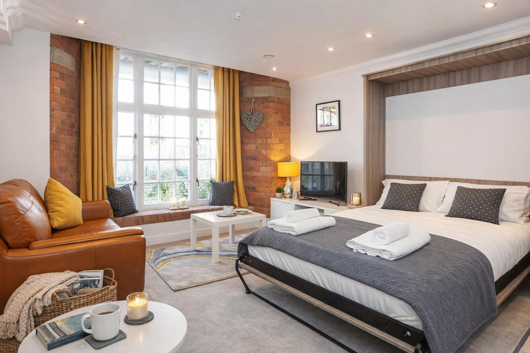 Bedroom 2, Cocoa Suites Luxury Apartments, York