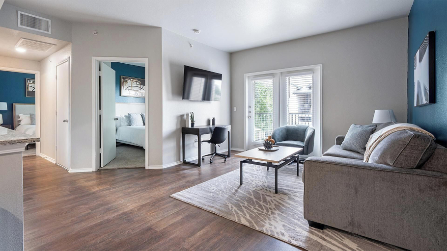 Living area 2, Landing Furnished Apartments - Far West Side, Bexar