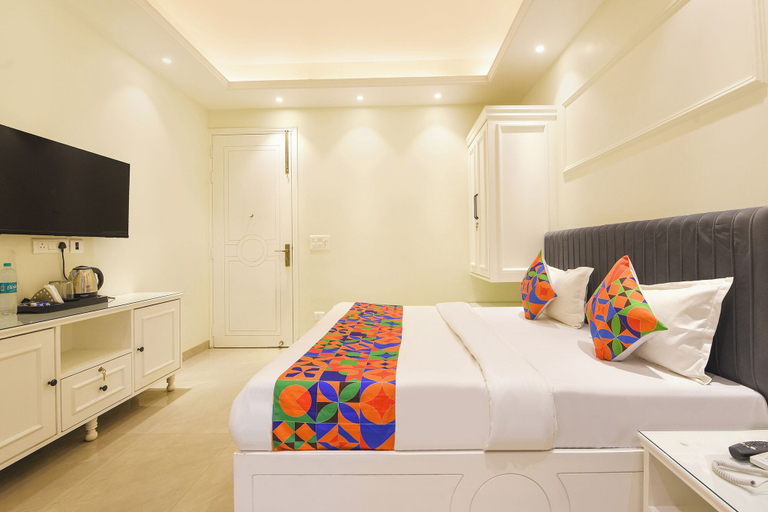 Room 5, Fabhotel Heritage Inn Golf Course Rd, Gurgaon