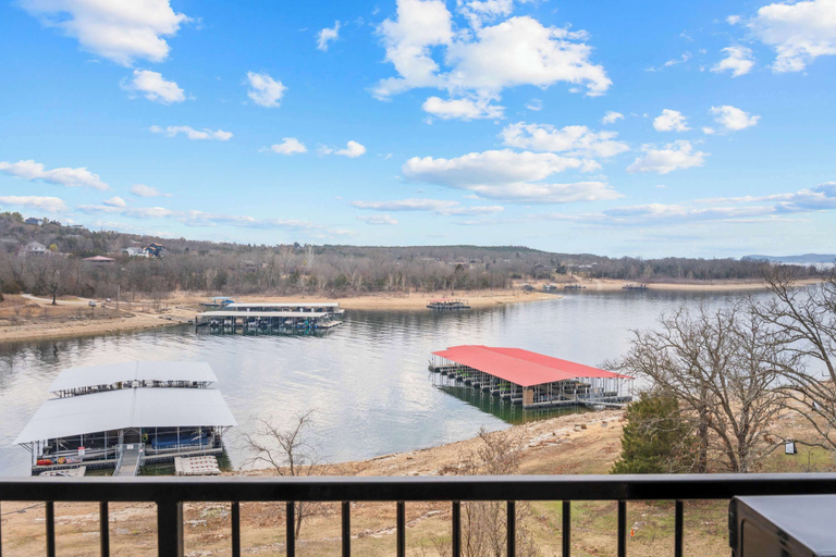 Sport & Beauty 4, Waters Edge Retreat - For 6!, Stone