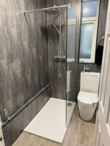 Bathroom 5, Anfield Apartments - Ince House, Sefton