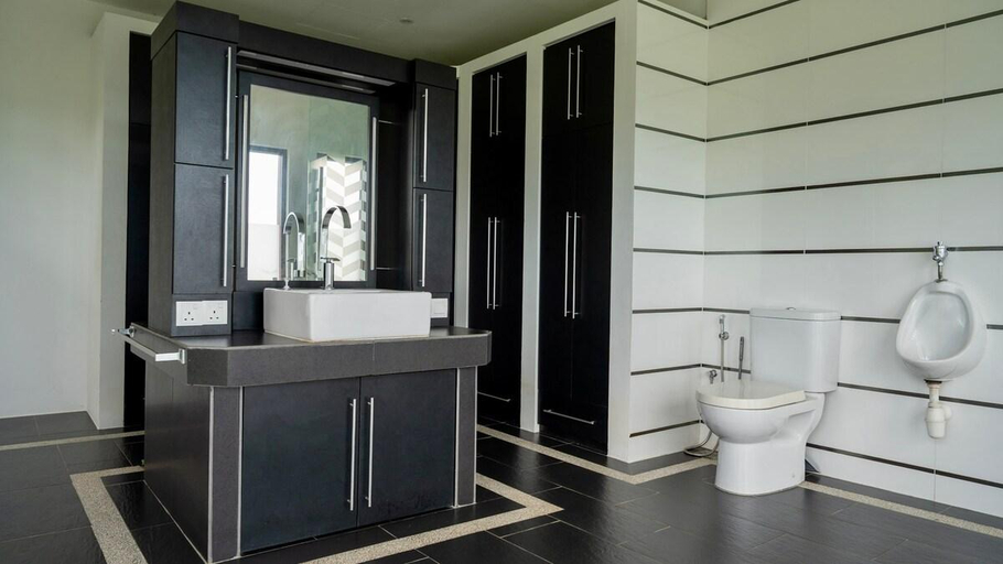 Bathroom 4, Diamond View Villa - Infinity Pool, Jacuzzi & Sunset Views, Langkawi