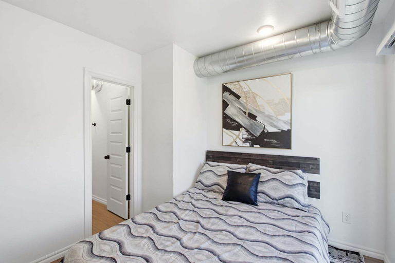 Room 4, Modern 2br Near Downtown Okc 2 Bedroom Home, Oklahoma