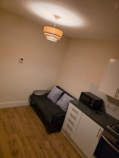 Others 3, Stunning Apartment Luton Town Centre, Luton