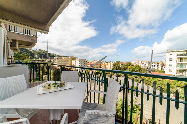 Balcony 2, Estate4home- Casa Bella, Napoli