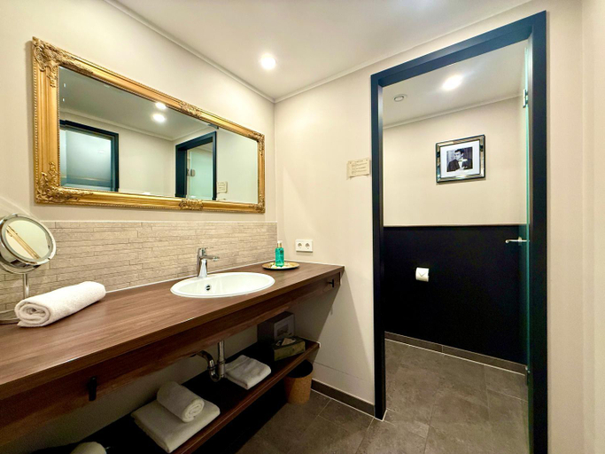 Bathroom 4, Boutique Hotel Zuckerfabrik Stuttgart, Stuttgart