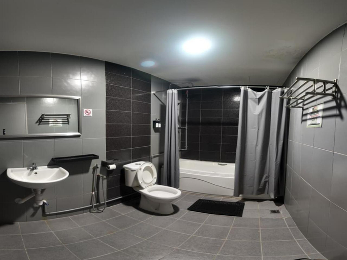 Bathroom 4, Metro Inn, Perlis