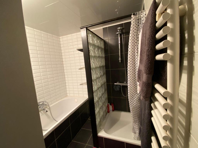 Bathroom 5, L'Ardoise, Luxembourg