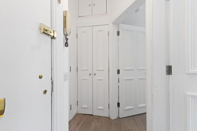 Others 5, Stylish 1 Bed Edinburgh City Centre Apartment, Edinburgh