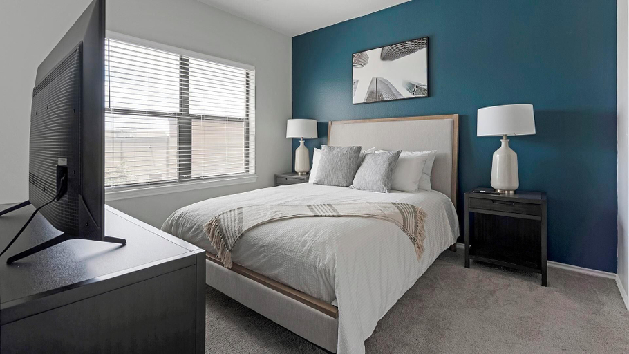 Room 3, Landing Furnished Apartments - Far West Side, Bexar