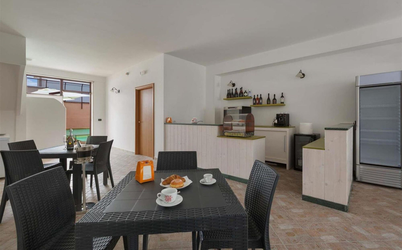Room 5, 1780 Residence Joy Home - Bilo 2, Taranto