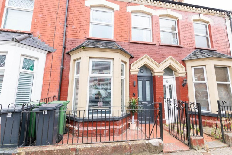 Exterior & Views 2, Stunning 2 Bedroom Cardiff Bay House, Cardiff