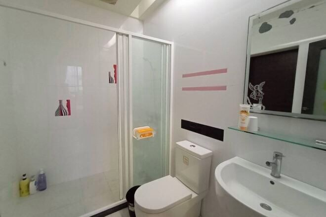 Bathroom 4, One of seven BnB, Hualien