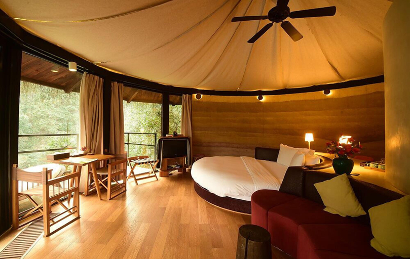 Bedroom 4, Naked Stables, Huzhou