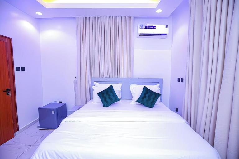 Room 2, HOUSE OF CARD, AbujaMun