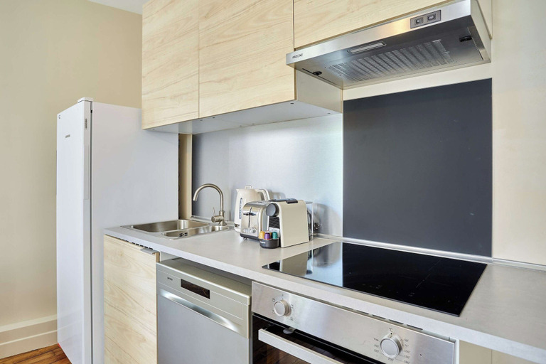 Private kitchen 5, Charming 1 Bedroom - Bastille / Le Marais, Paris
