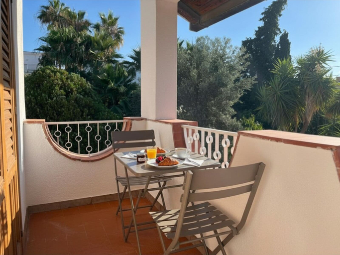Outdoor dining 5, VFH The Sicilian Dream Pool Villa, Palermo
