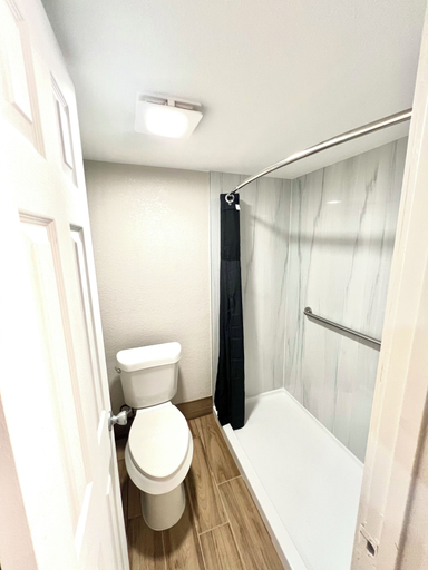 Bathroom, Economy Suites Springfield, Greene
