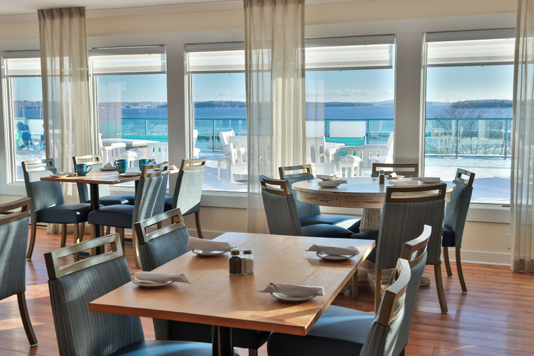 Food & Drinks 4, Oak Island Resort & Conference Centre, Lunenburg