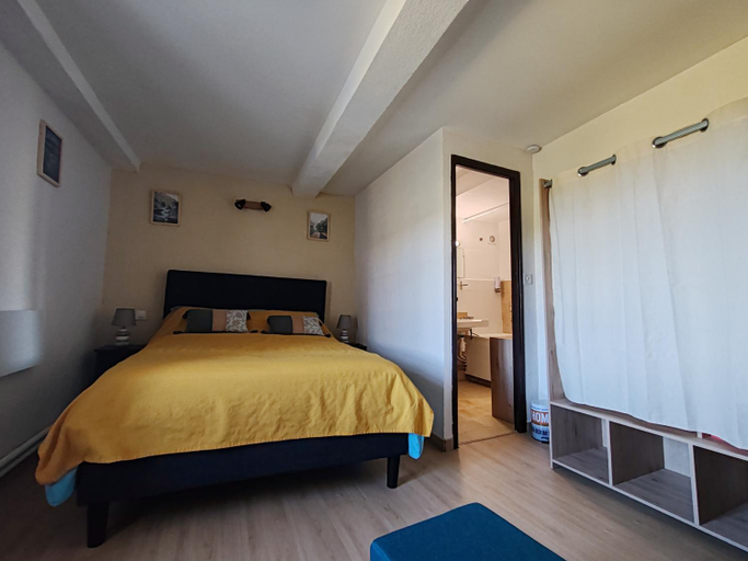 Bedroom 2, Chambres d'hotes L'Amphitryon 5 CHAMBRES, Alpes-de-Haute-Provence