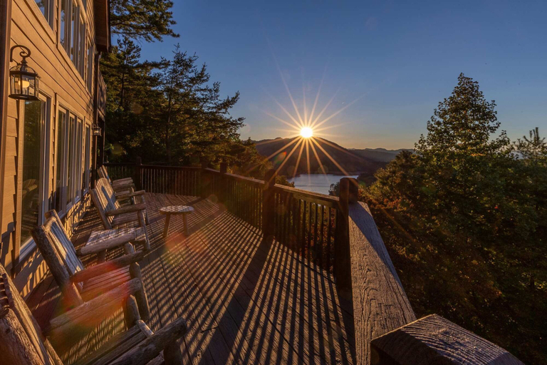 Room 3, Luxury Lakeview Cabin With Hot Tub and Game Room, Swain