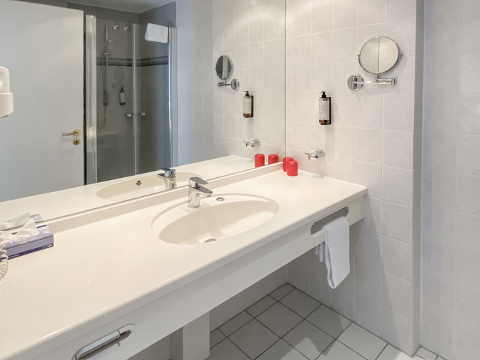Bathroom 5, DORMERO Hotel Greifswald, Vorpommern-Greifswald