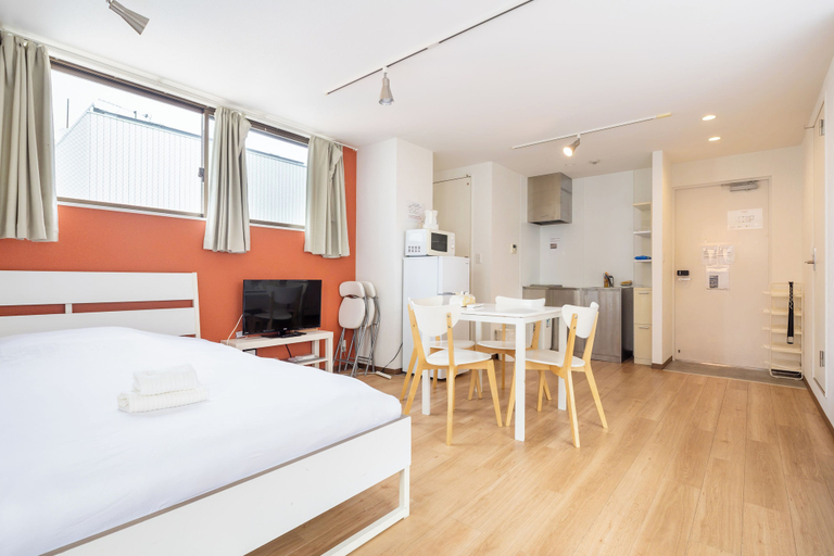 Room 2, nanbaminpaku, Osaka