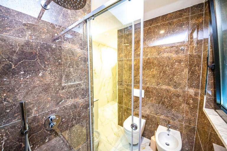 Bathroom 5, Hotel Bella Vista, Durrësit
