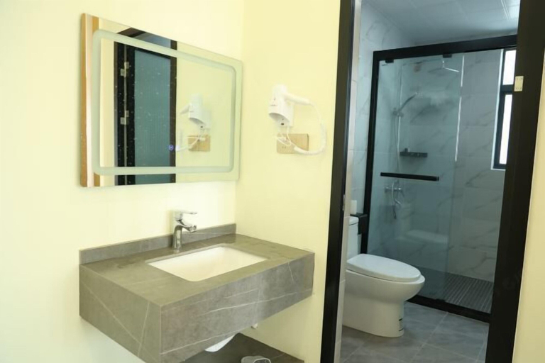 Bathroom 5, Seabreeze Inn, Shenzhen