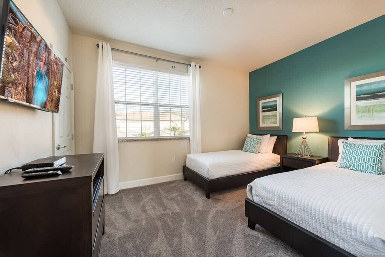 Room 4, 3BR Home w/ Private Pool Near Disney, Lake