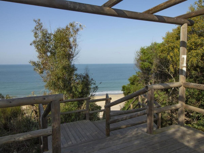 Others 5, Apartamento con terraza y piscina a metros de la playa, Cádiz