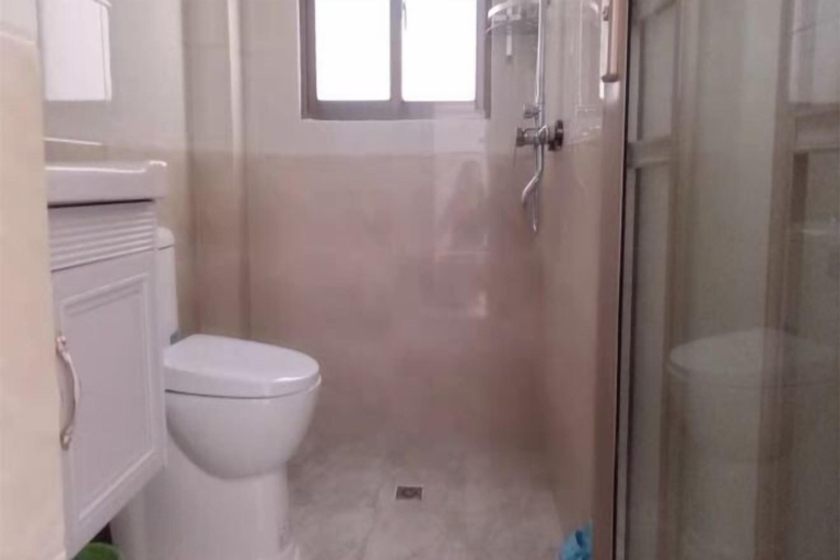 Bathroom 3, Yijia Inn, Chongqing