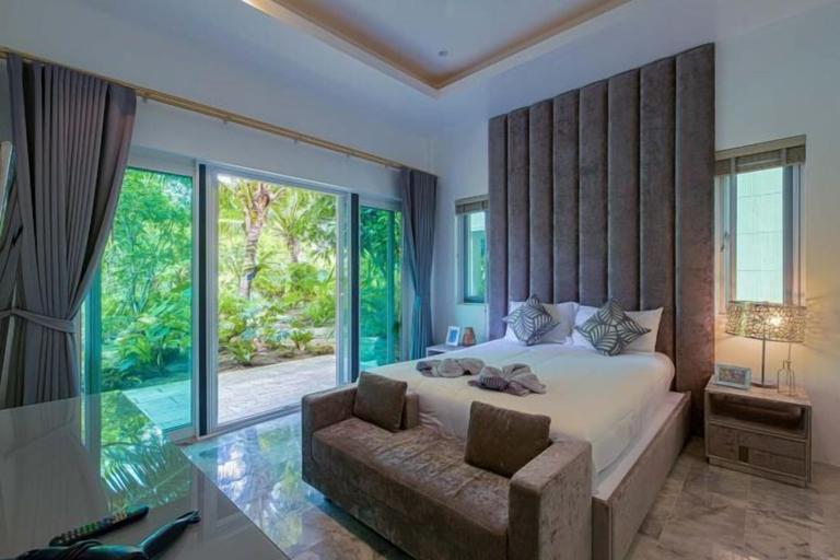 Bedroom 3, 6 Bedroom Luxury Villa on Golf Course (PH125), Cha-Am