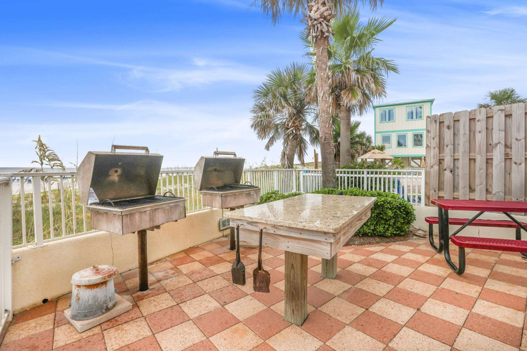 Room 5, Shoalwater 906 3 3 Gulf-front Corner Unit, Baldwin