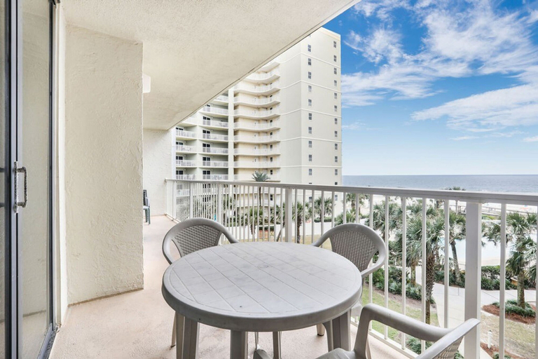 Room 1, Seaside Beach 5415- Beach Front Pools Sauna, Baldwin