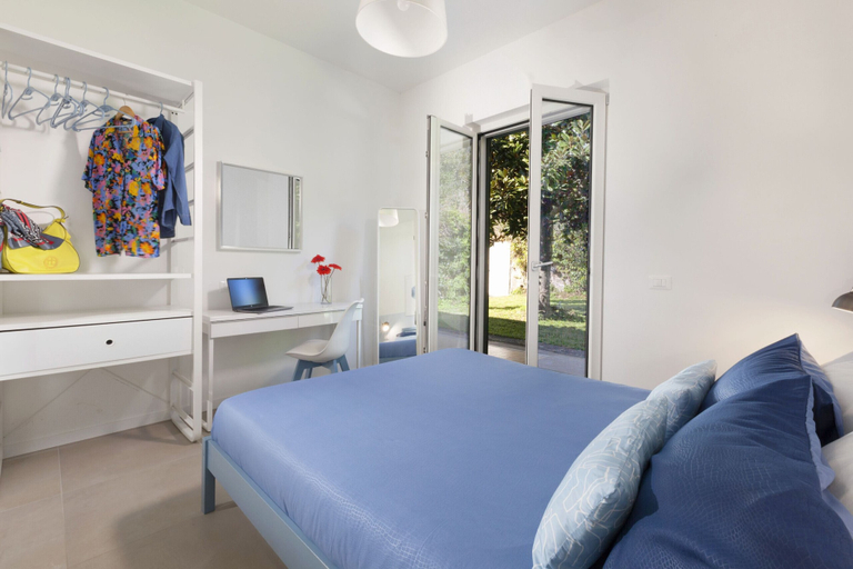 Bedroom 2, Villa Corinna, Napoli