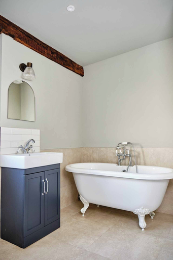 Bathroom 3, The Crown Inn, Herefordshire