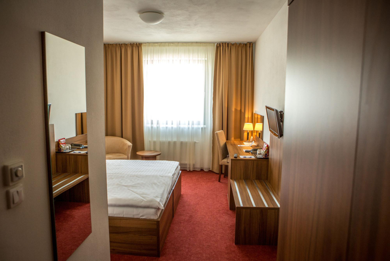 Bedroom 2, Hotel Saffron, Bratislava