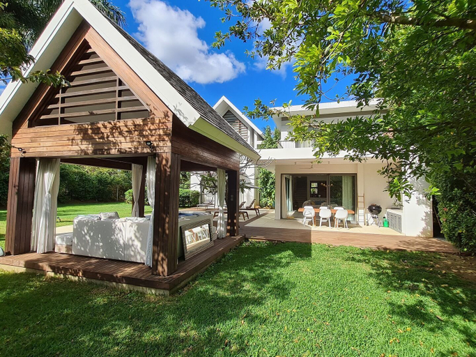 Exterior & Views 2, Mont Choisy Le Parc by Pam Golding